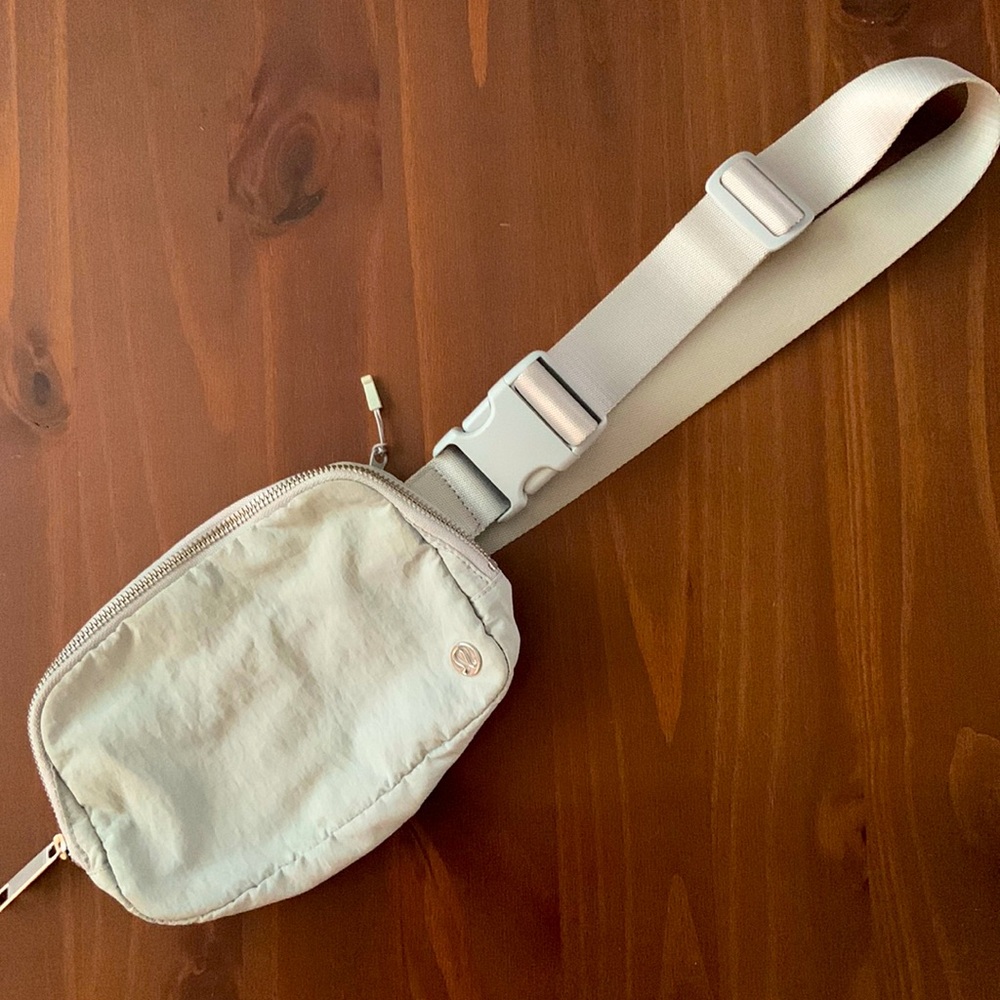 Lululemon belt bag 1L - gray